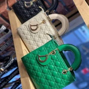 Women Dior Bags Pallets